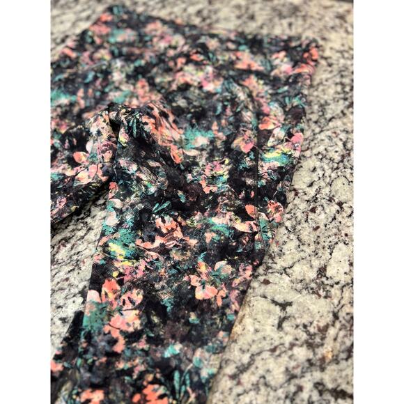 Lululemon women’s leggings Capri size 12 - Picture 9 of 12